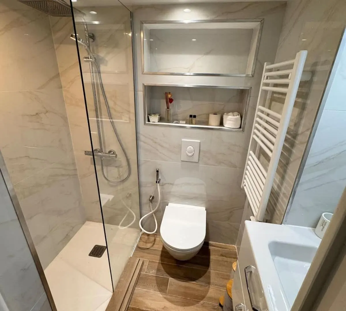 Central Studio With Mezzanine 3 Minutes To Sea Nice 0*,  France