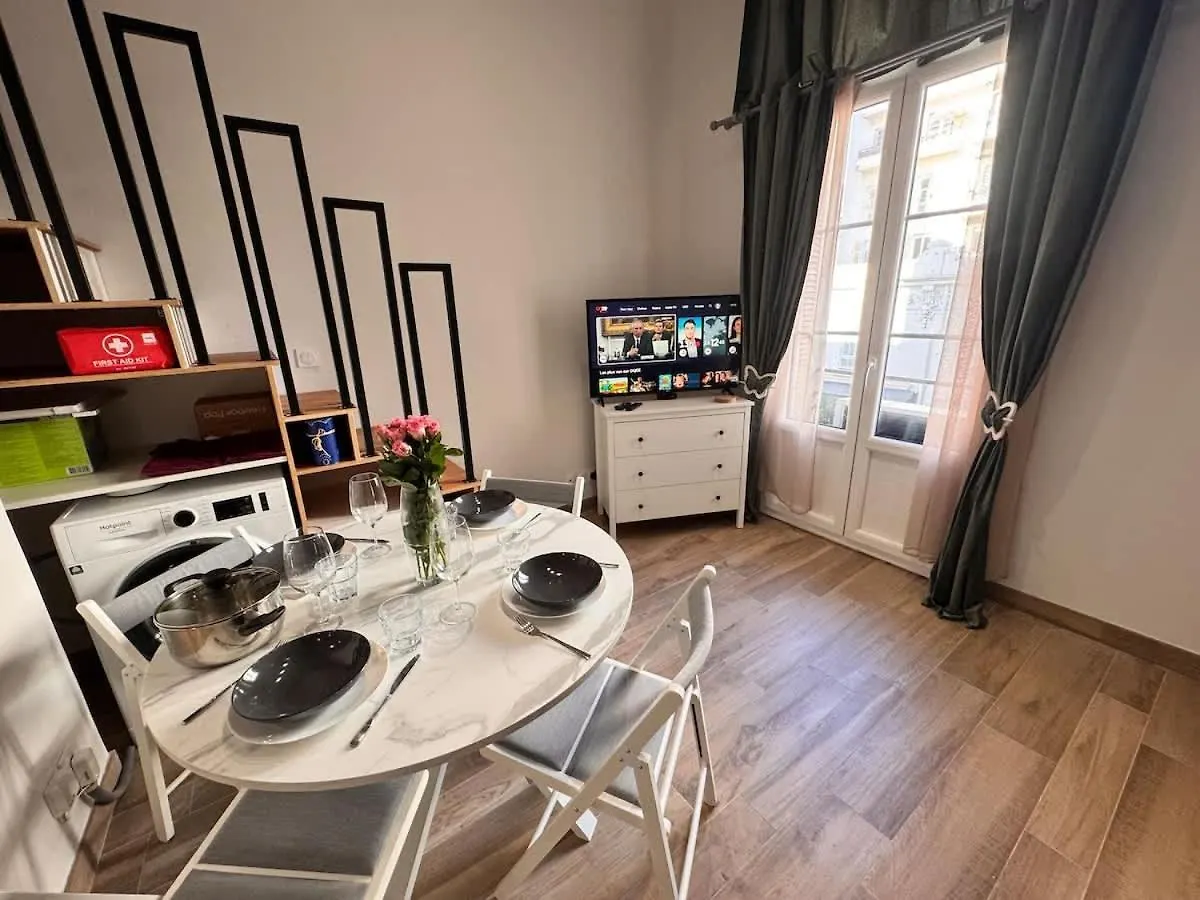 Central Studio With Mezzanine 3 Minutes To Sea Nice 0*,  France