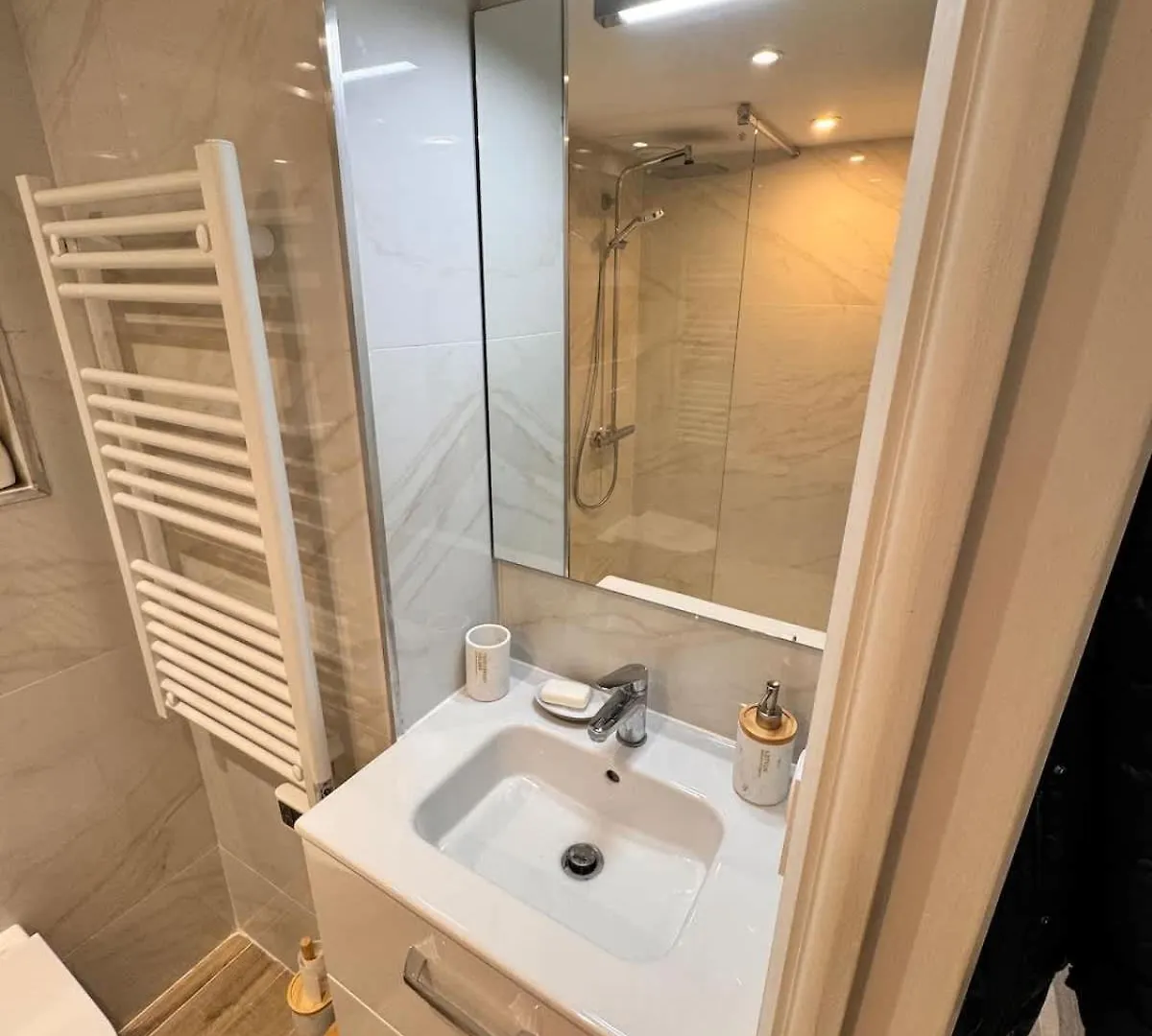 Central Studio With Mezzanine 3 Minutes To Sea Nice