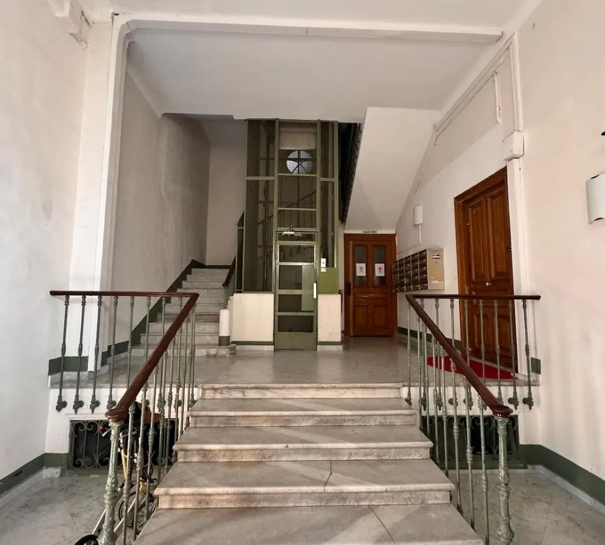 Central Studio With Mezzanine 3 Minutes To Sea Nice Holiday home